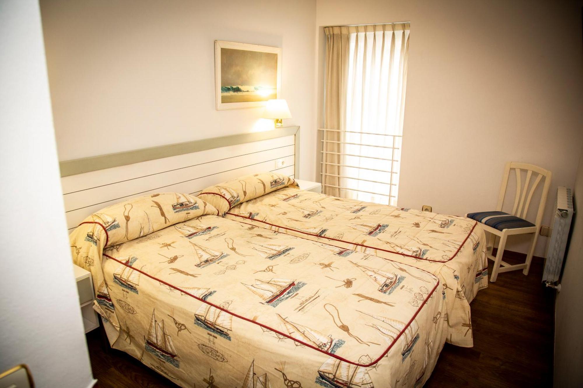Isabel - Suarez Inclan 38 Hotel Cudillero Room photo